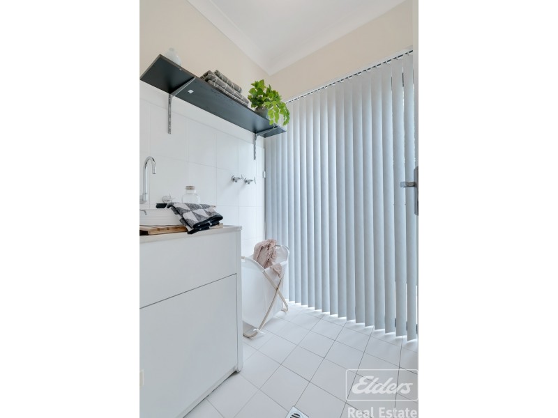 28 Windermere Crescent, Mawson Lakes SA 5095