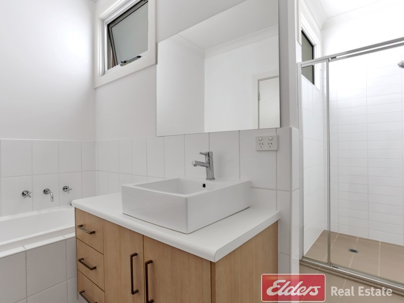 34 Broadwater Crescent, Mawson Lakes SA 5095