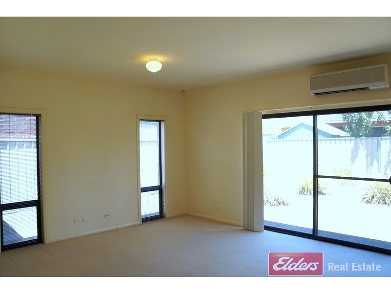 8 Harbour Lane, Mawson Lakes SA 5095