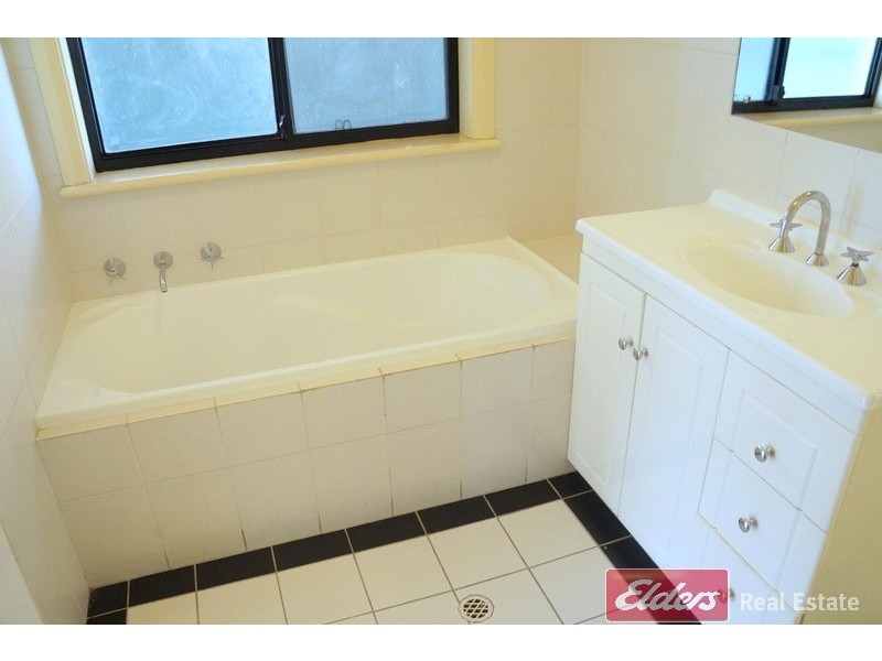 8 Harbour Lane, Mawson Lakes SA 5095