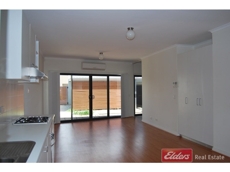 11 Mackenzie Circuit, Mawson Lakes SA 5095