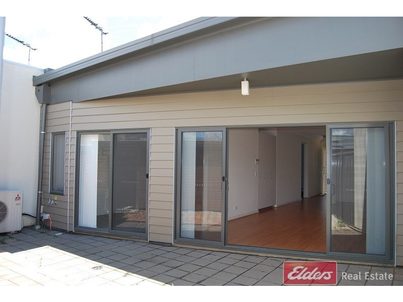 11 Mackenzie Circuit, Mawson Lakes SA 5095
