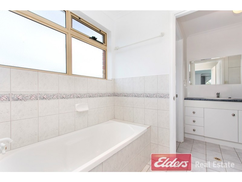 8/3 Grassmere Place, Mawson Lakes SA 5095