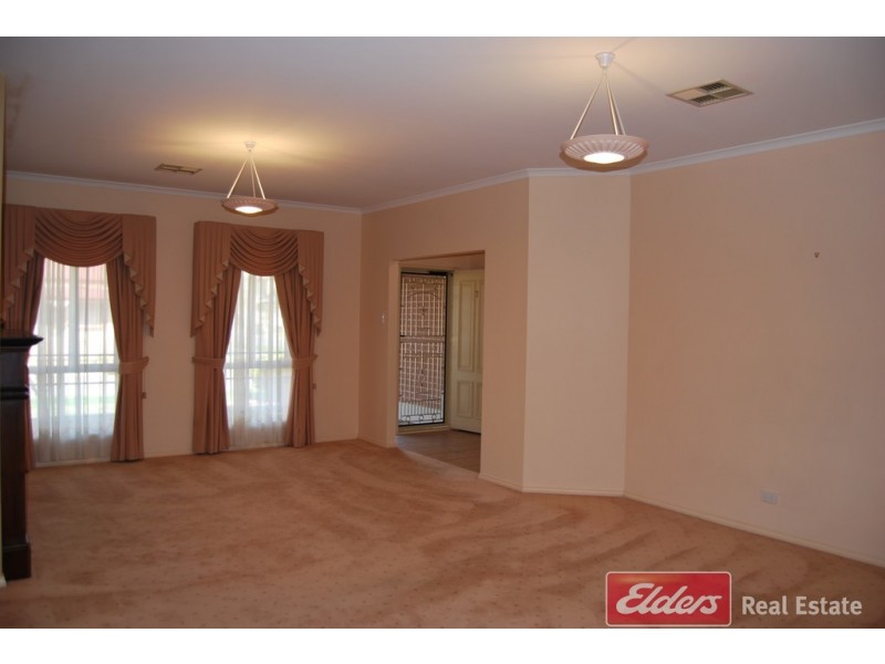 7 Heron Walk, Mawson Lakes SA 5095