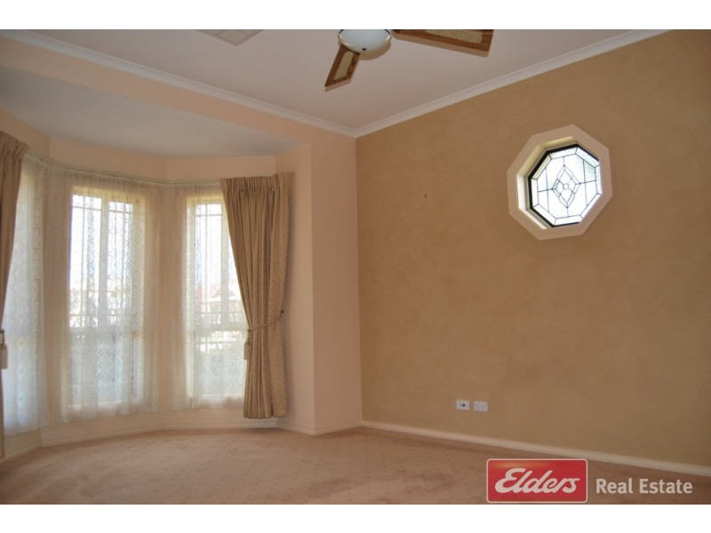 7 Heron Walk, Mawson Lakes SA 5095