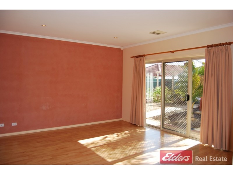 7 Heron Walk, Mawson Lakes SA 5095