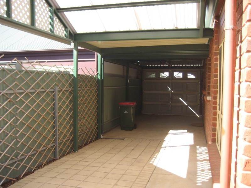 12 Blue Wren Circuit, Mawson Lakes SA 5095