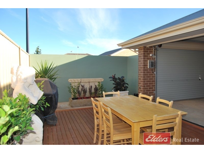 16 Roberts Street, Munno Para SA 5115