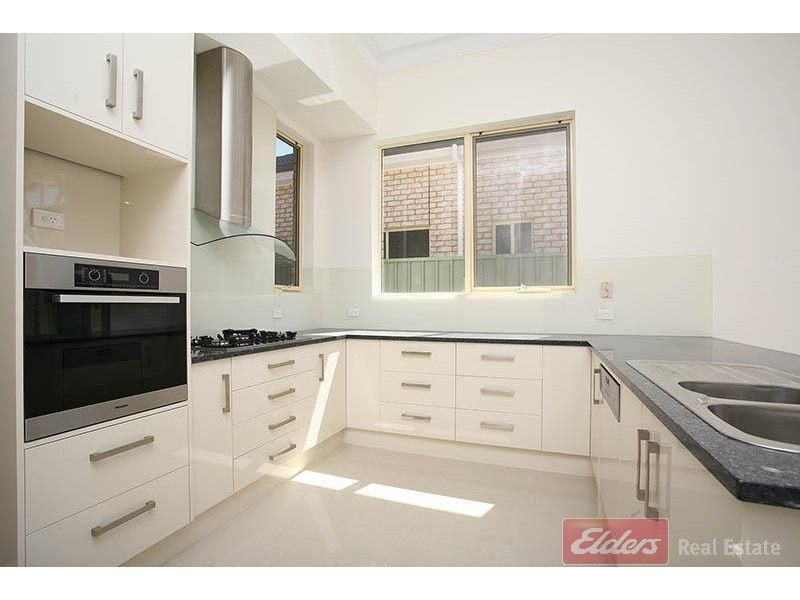 6 Isla Circuit, Mawson Lakes SA 5095