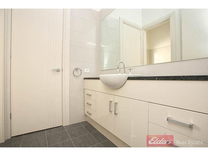 6 Isla Circuit, Mawson Lakes SA 5095