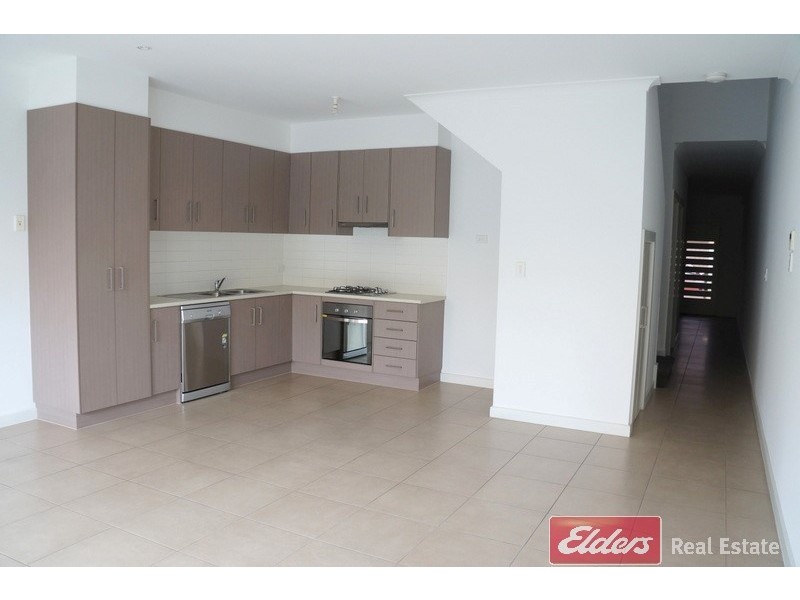 12 Mackenzie Circuit, Mawson Lakes SA 5095