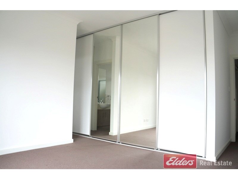 12 Mackenzie Circuit, Mawson Lakes SA 5095