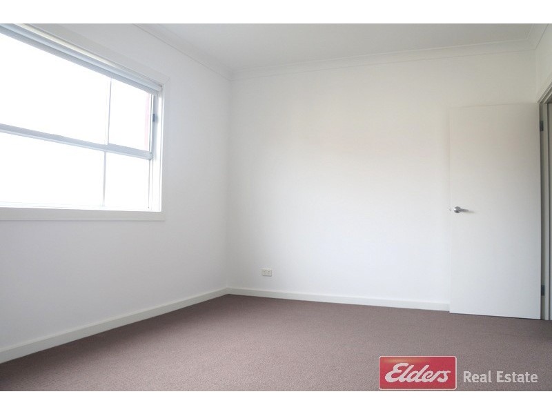 12 Mackenzie Circuit, Mawson Lakes SA 5095