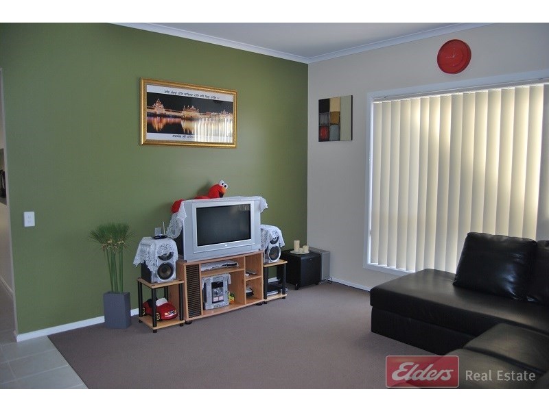 23 Macmillan Avenue, Mawson Lakes SA 5095