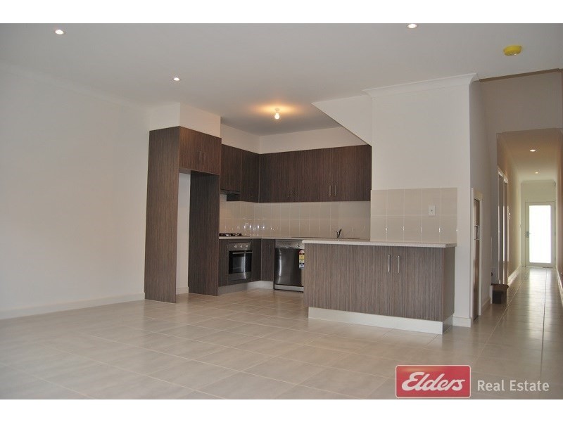 38 Broadwater Crescent, Mawson Lakes SA 5095