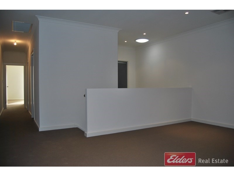 38 Broadwater Crescent, Mawson Lakes SA 5095