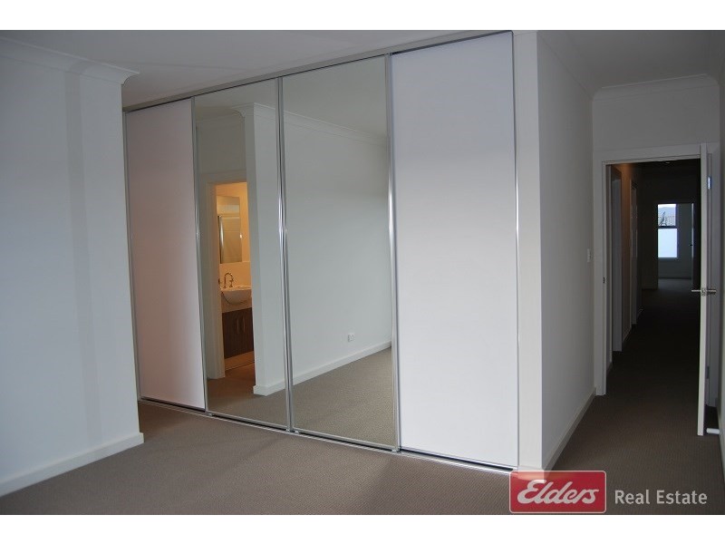 38 Broadwater Crescent, Mawson Lakes SA 5095