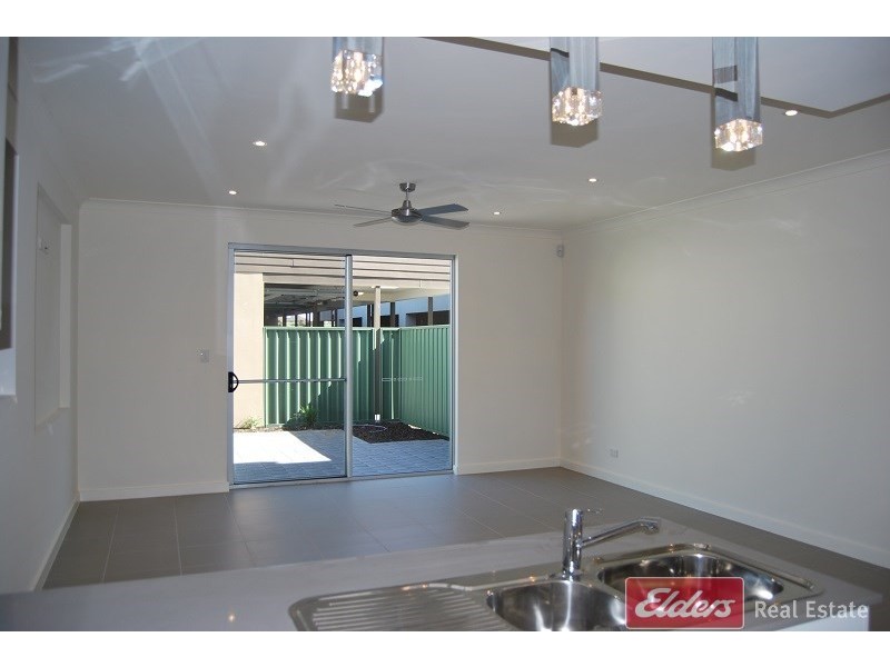 84A Cascades Drive, Mawson Lakes SA 5095