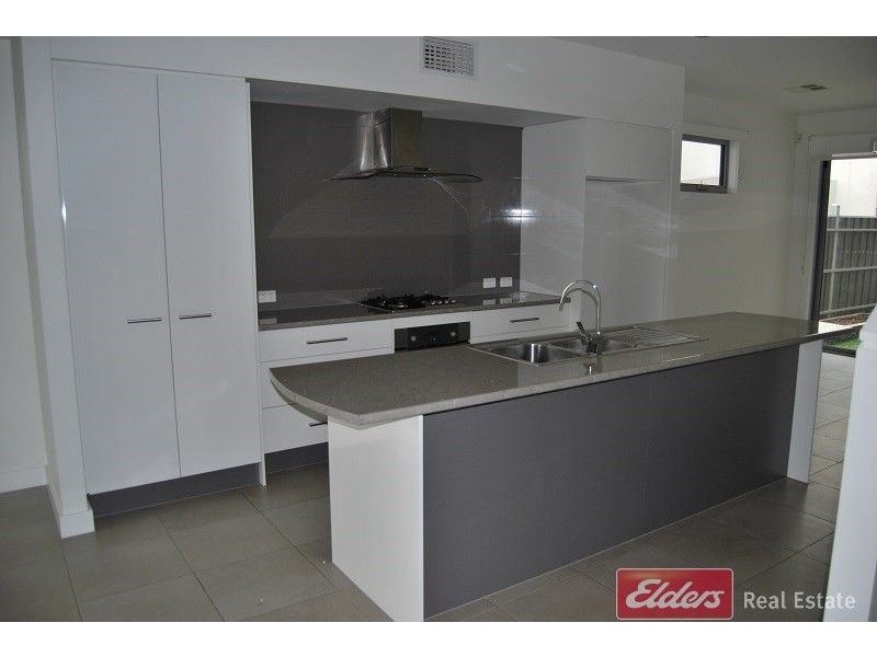 6 Riverside Street, Mawson Lakes SA 5095