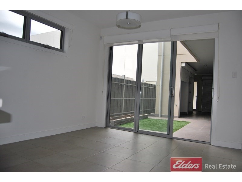 6 Riverside Street, Mawson Lakes SA 5095