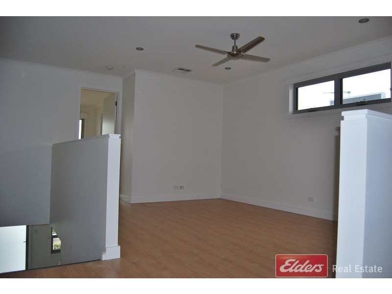 6 Riverside Street, Mawson Lakes SA 5095