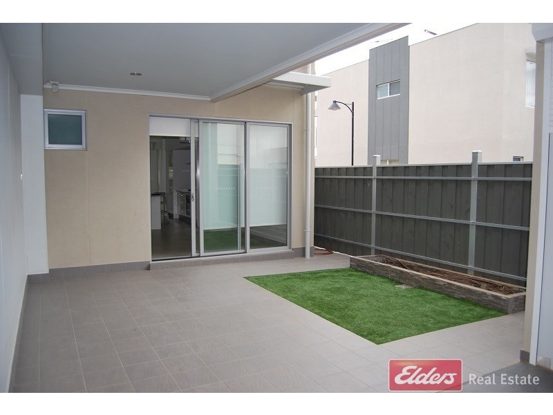 6 Riverside Street, Mawson Lakes SA 5095