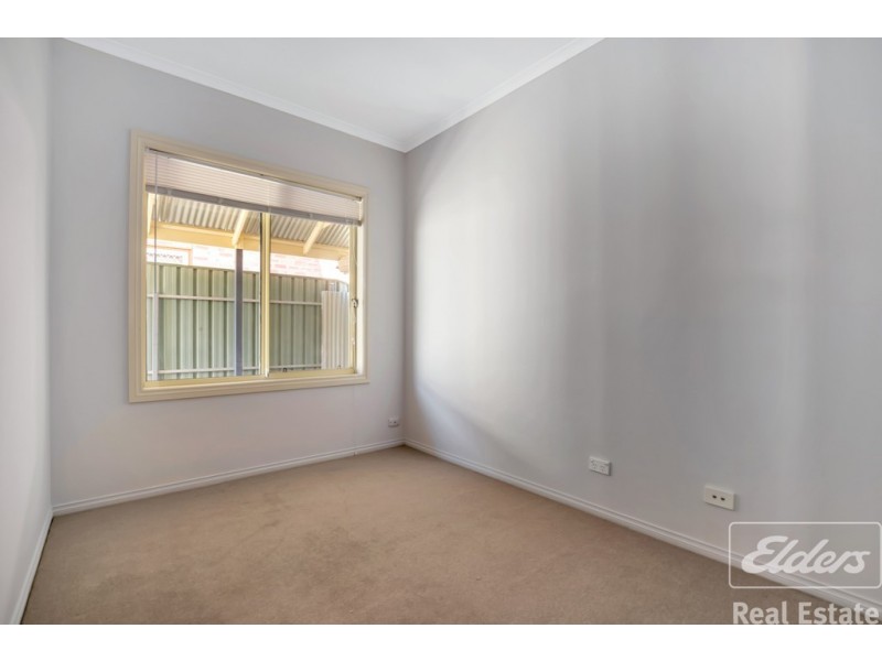 27 Windermere Crescent, Mawson Lakes SA 5095