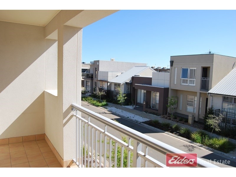 52 Macmillan Avenue, Mawson Lakes SA 5095