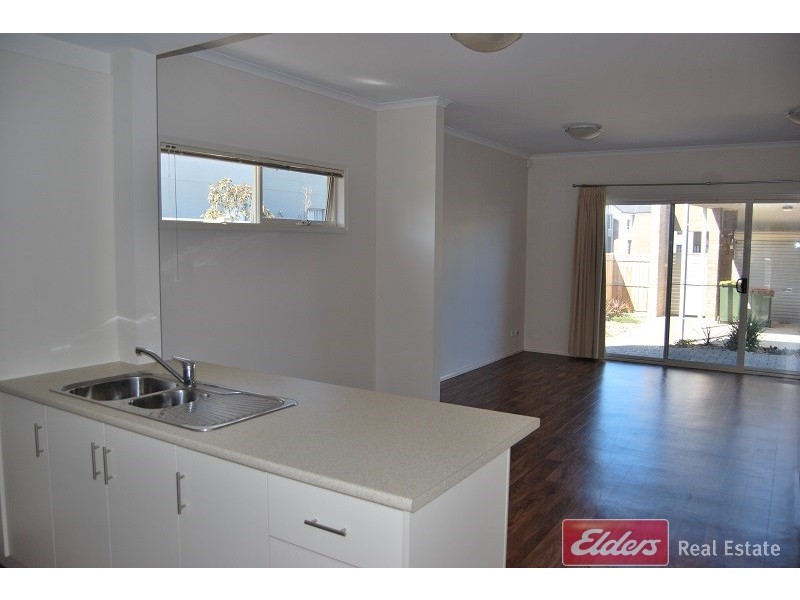 52 Macmillan Avenue, Mawson Lakes SA 5095