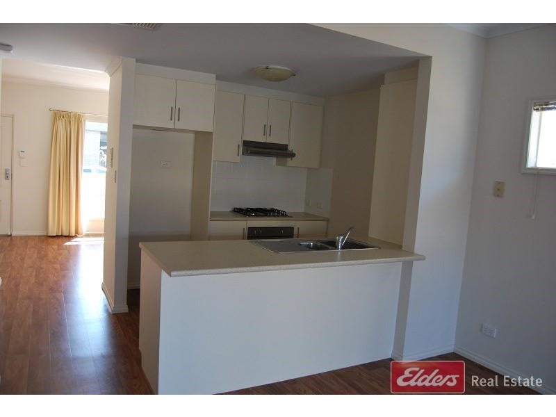 52 Macmillan Avenue, Mawson Lakes SA 5095