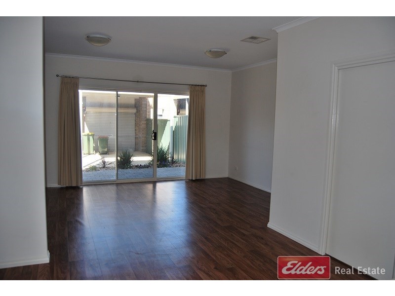 52 Macmillan Avenue, Mawson Lakes SA 5095