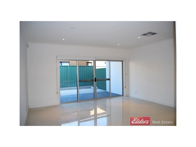 34 Broadwater Crescent, Mawson Lakes SA 5095