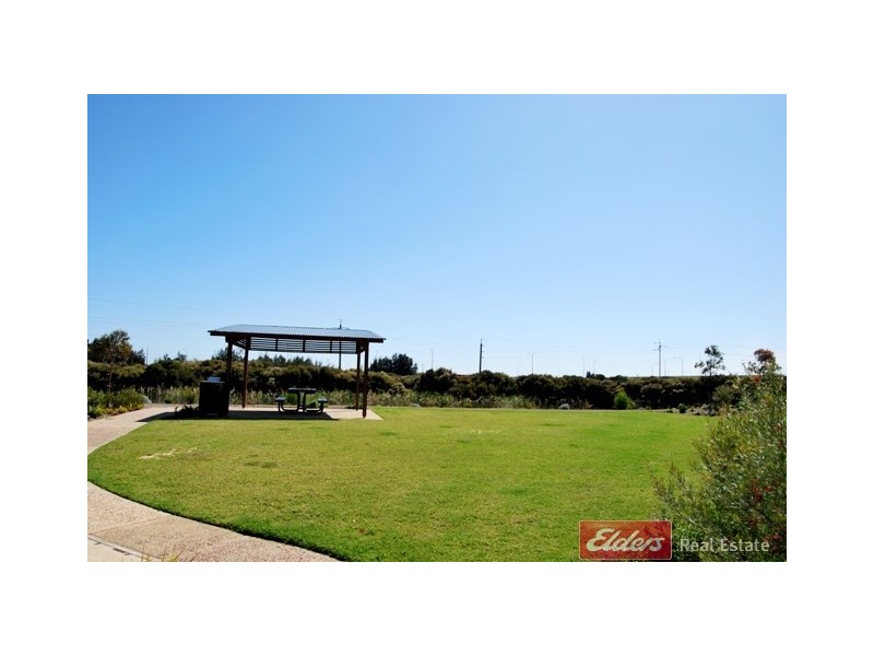 34 Broadwater Crescent, Mawson Lakes SA 5095