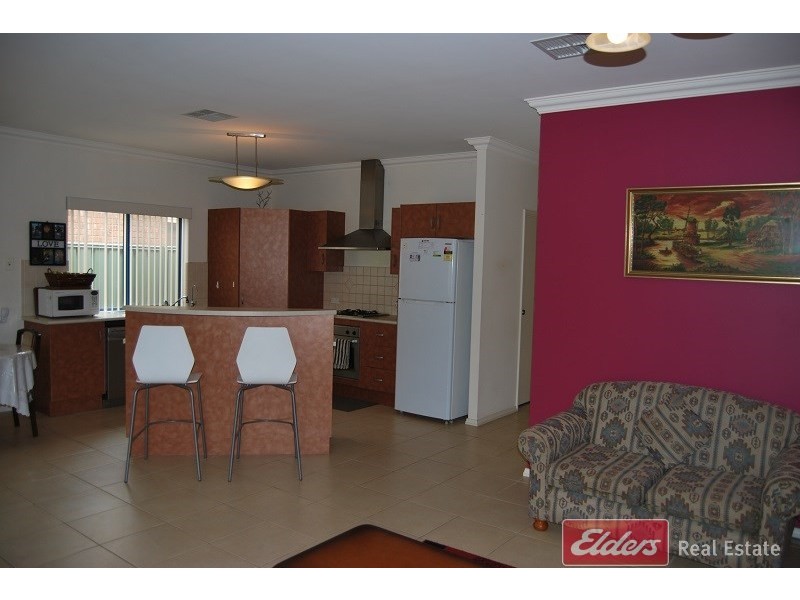 33 Rosella Street, Mawson Lakes SA 5095