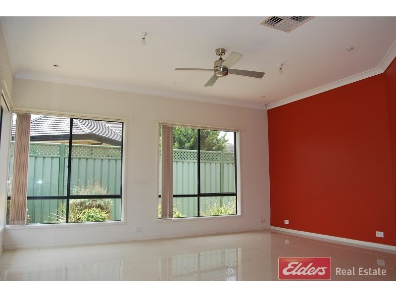 32 Mapleton Circuit, Mawson Lakes SA 5095