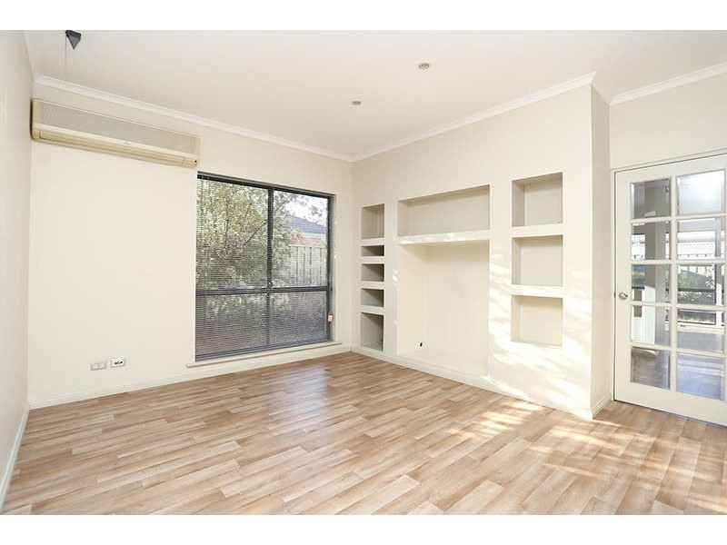 4 Coopers Crescent, Mawson Lakes SA 5095