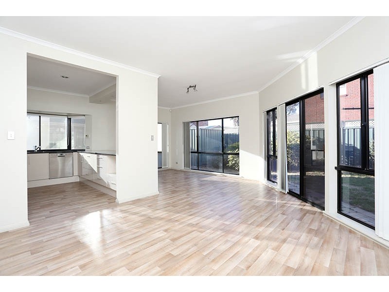 4 Coopers Crescent, Mawson Lakes SA 5095