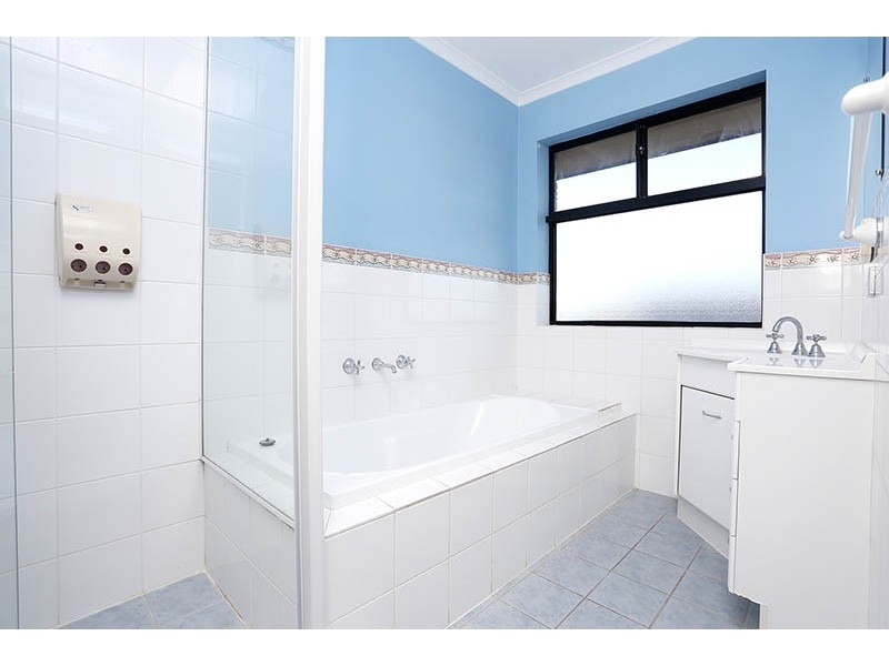 4 Coopers Crescent, Mawson Lakes SA 5095