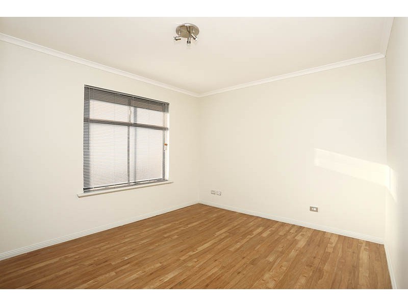 4 Coopers Crescent, Mawson Lakes SA 5095