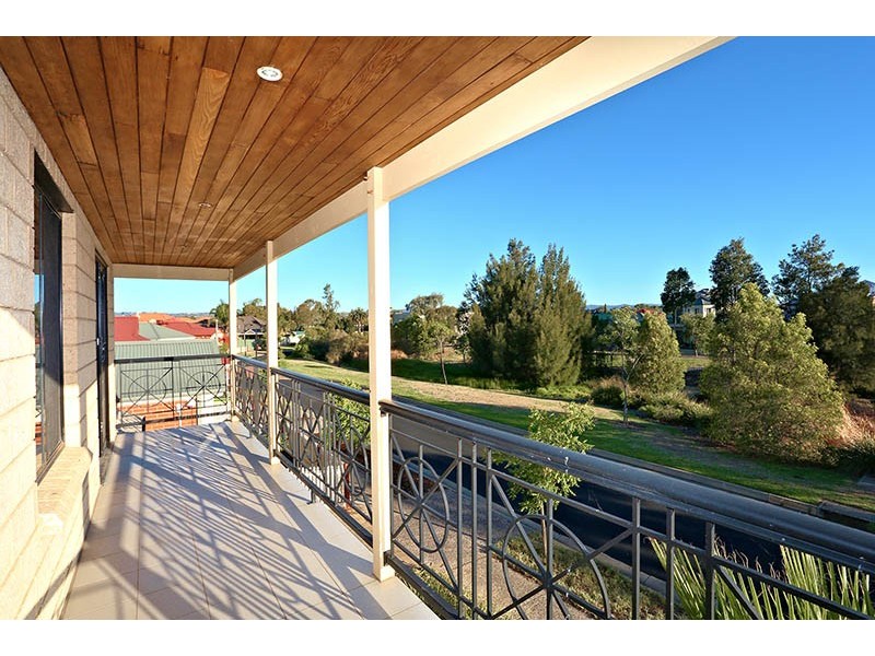 4 Coopers Crescent, Mawson Lakes SA 5095