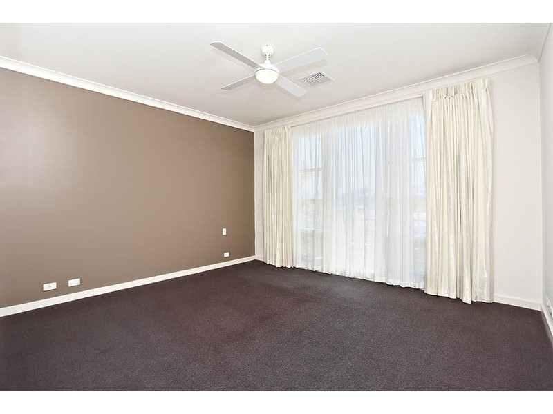 127 Shoalhaven Circuit, Mawson Lakes SA 5095