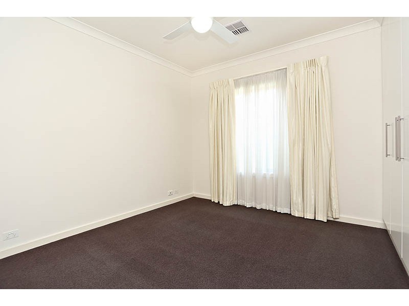 127 Shoalhaven Circuit, Mawson Lakes SA 5095