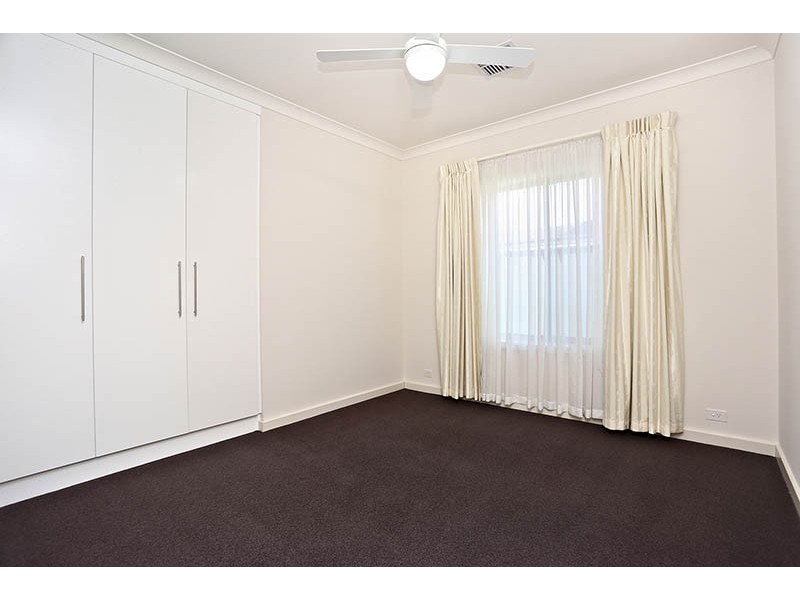 127 Shoalhaven Circuit, Mawson Lakes SA 5095