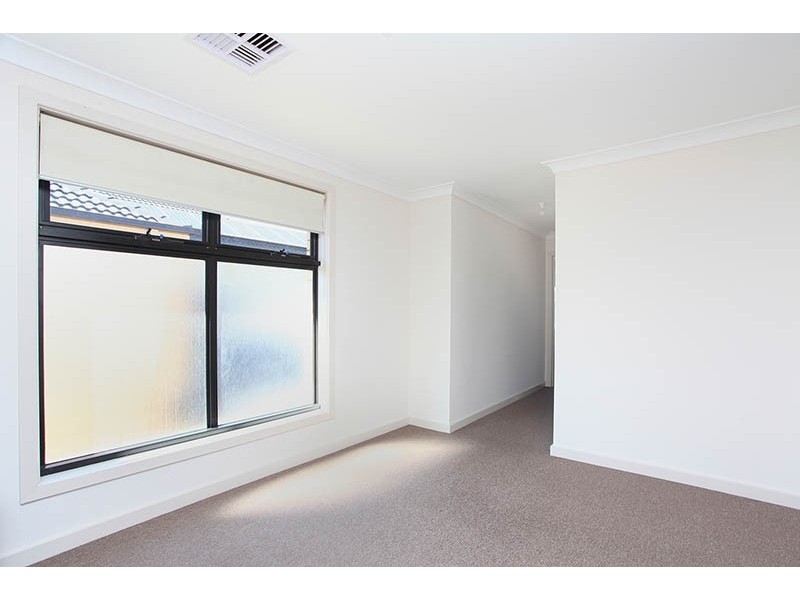 22 Cascades Drive, Mawson Lakes SA 5095