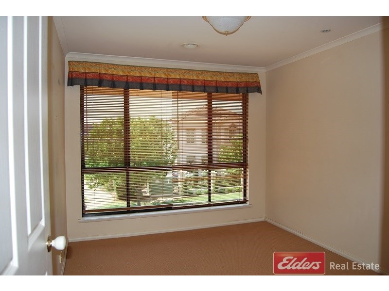 5 Lakeside Close, Mawson Lakes SA 5095