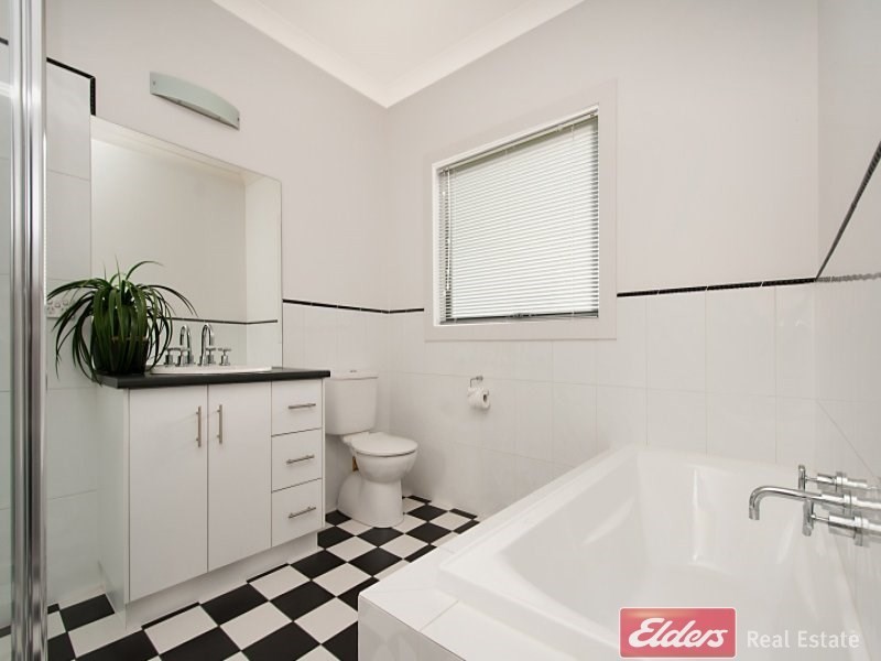 60 Innes Circuit, Mawson Lakes SA 5095