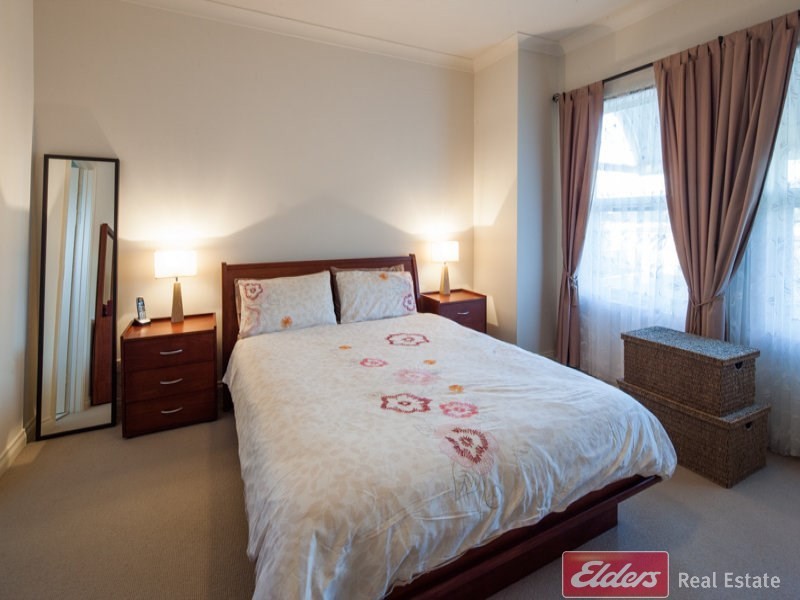 18 Yates Street, Mawson Lakes SA 5095