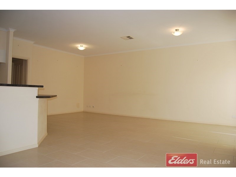 17 Newland Way, Mawson Lakes SA 5095