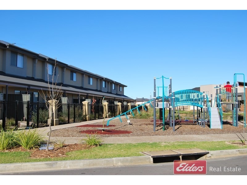 60 Hindmarsh Circuit, Mawson Lakes SA 5095