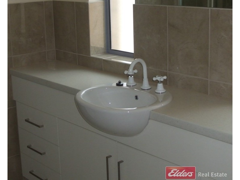 60 Hindmarsh Circuit, Mawson Lakes SA 5095